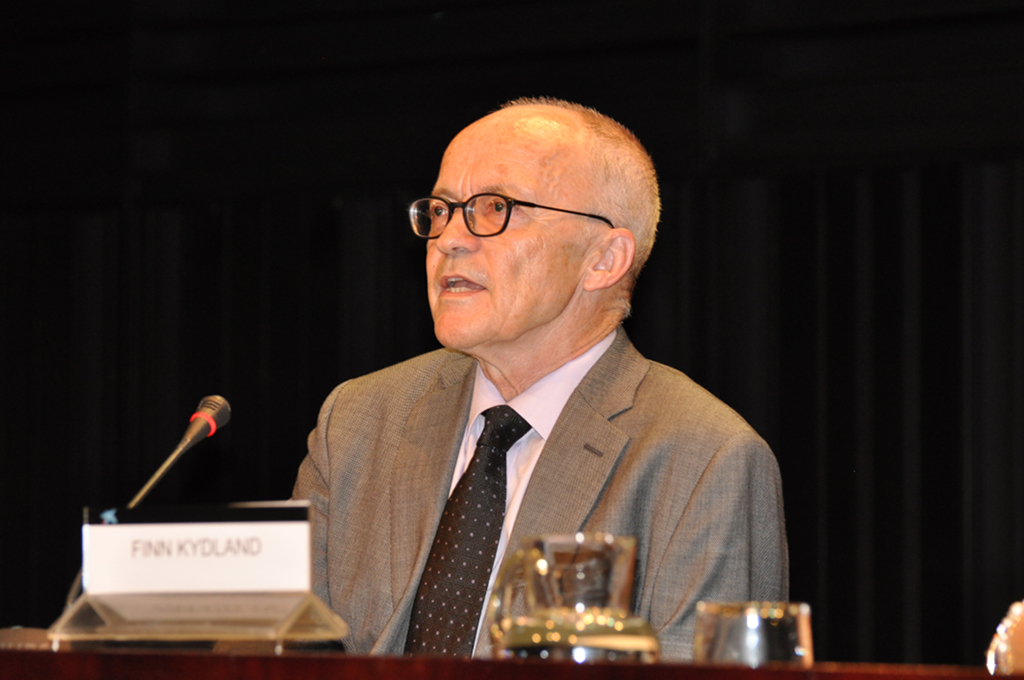 El Premio Nobel de Economía 2004, el Excmo. Sr. Dr. D. Finn E. Kydland